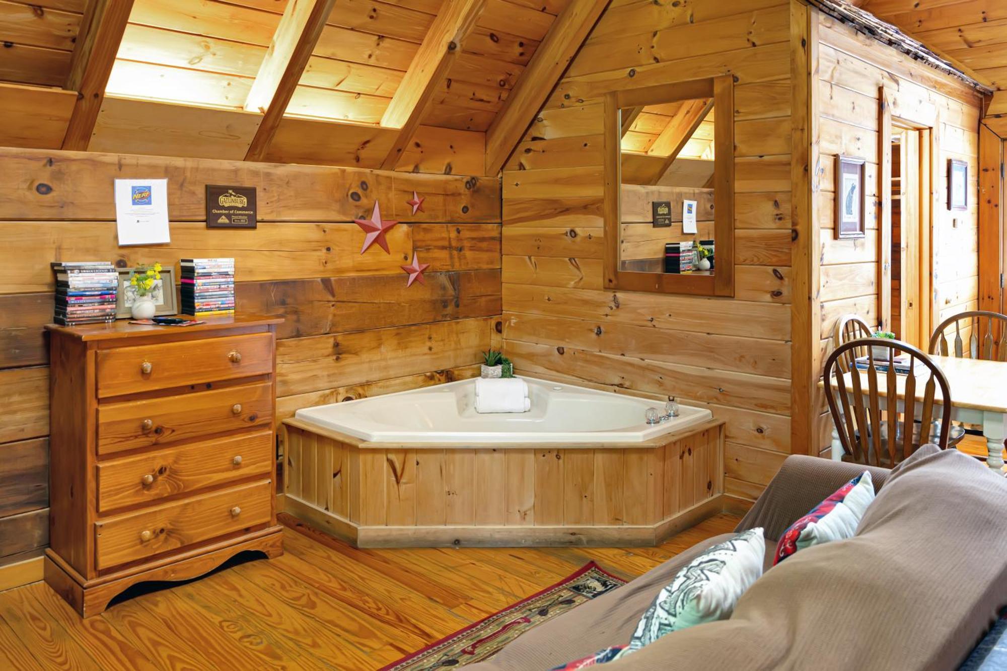 Cozy Cabin! Hot Tub, King Bed, Fireplace, & Pool Gatlinburg Extérieur photo